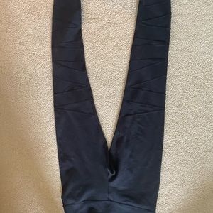 Ivivva cut out mesh leggings